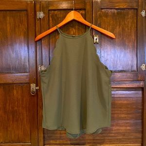 Green tank top M